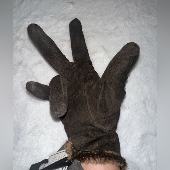 New Isotoner Casual Microluxe Lining
Gloves, Large/ Run XSmall - Picture 4 of 12